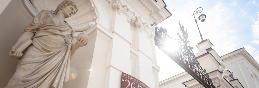 Zgodnie z decyzją prof. Alojzego Z. Nowaka, rektora UW, 31 października na całej uczelni obowiązuje dzień rektorski.